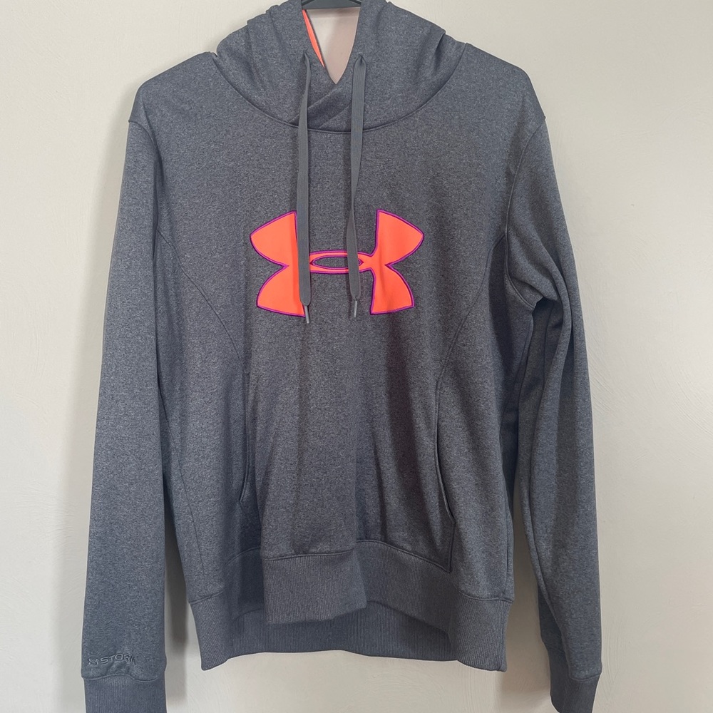 Women’s Under Armour x  storm cold gear hoodie.